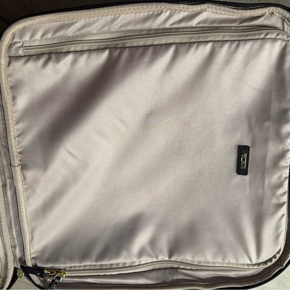 TUMI Voyageur Oslo 4 Wheel Compact Carry On - Picture 11 of 14